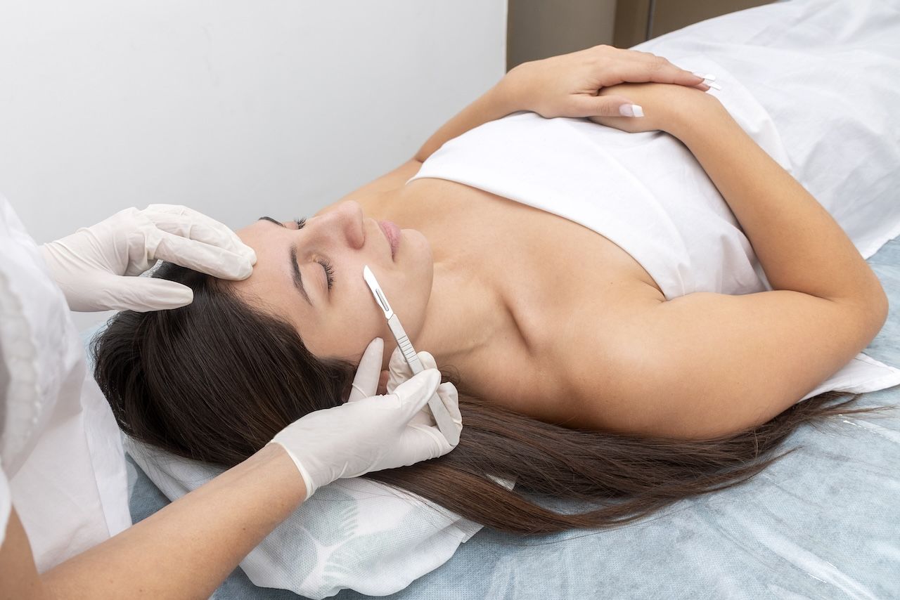 infographic for WHAT TO USE ON YOUR CLIENTS' SKIN BEFORE AND AFTER DERMAPLANING